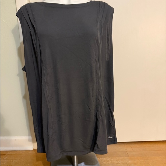 Pair of Women's Sleeveless Tops - Picture 1 of 7